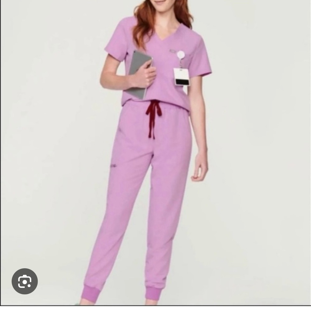 Dusk lilac Figs Set with Jogger Pants Large